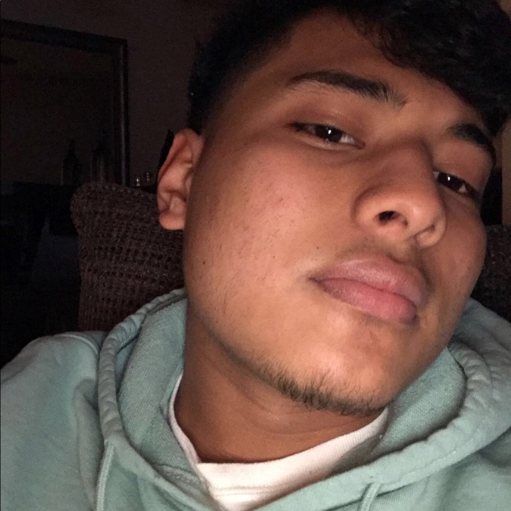 Meet your Posher, Jovanni